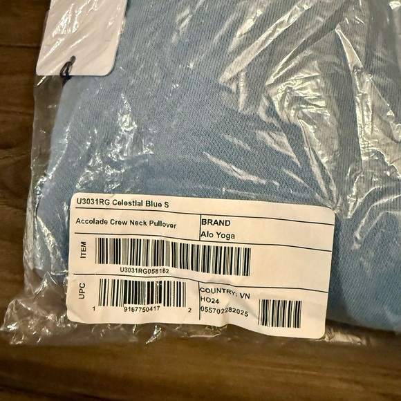 ALO Yoga Celestial Blue Crew Neck Pullover NWT - Picture 5 of 7